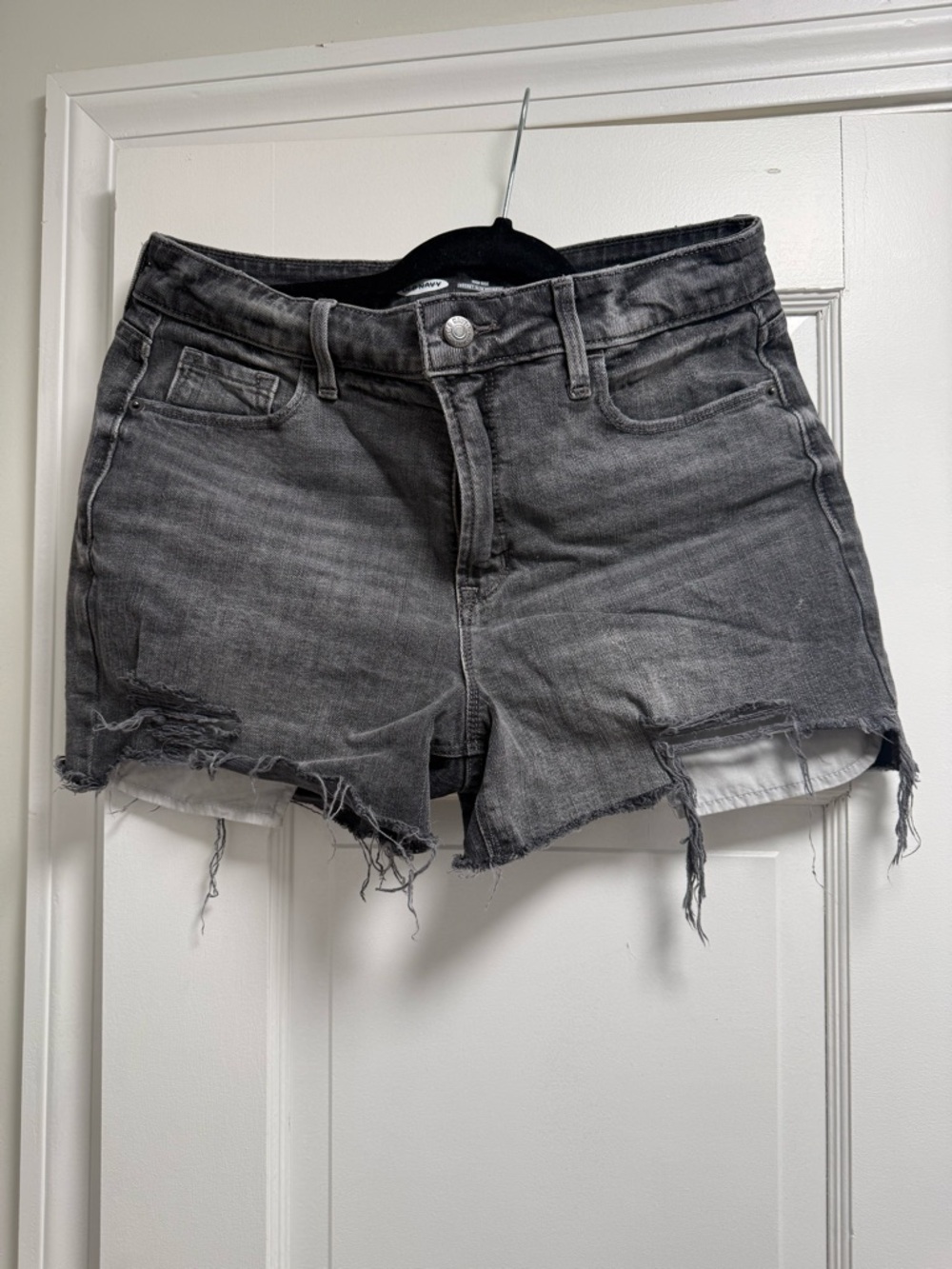 Old Navy Women's Gray Distressed Denim Shorts